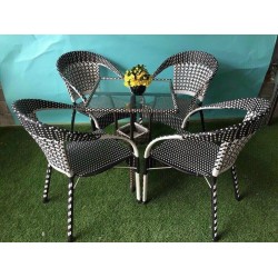 Bàn ăn hiện đại Bàn ăn hiện đại