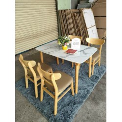 Bàn ăn hiện đại